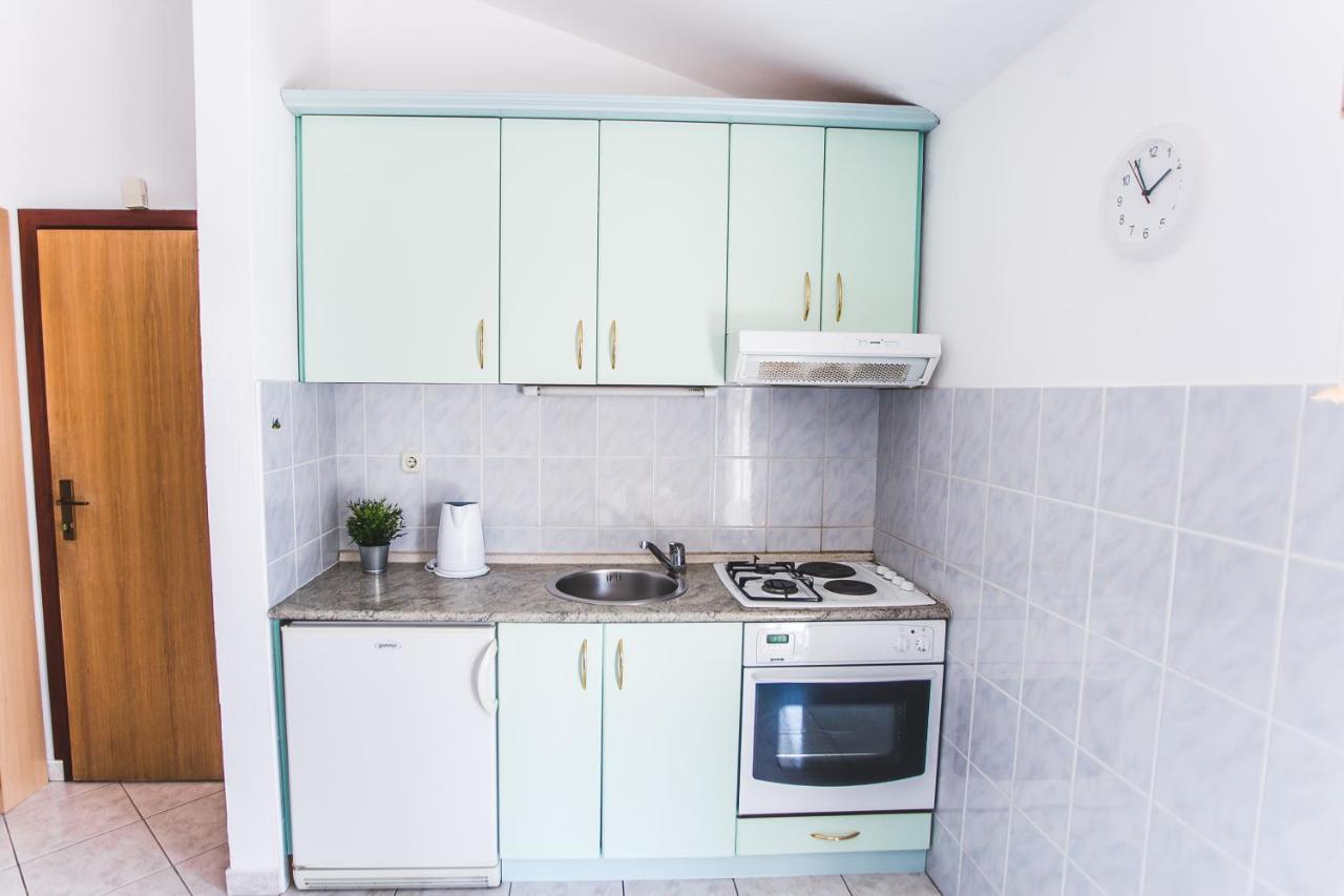 Apartmani Males Рогозниця Екстер'єр фото