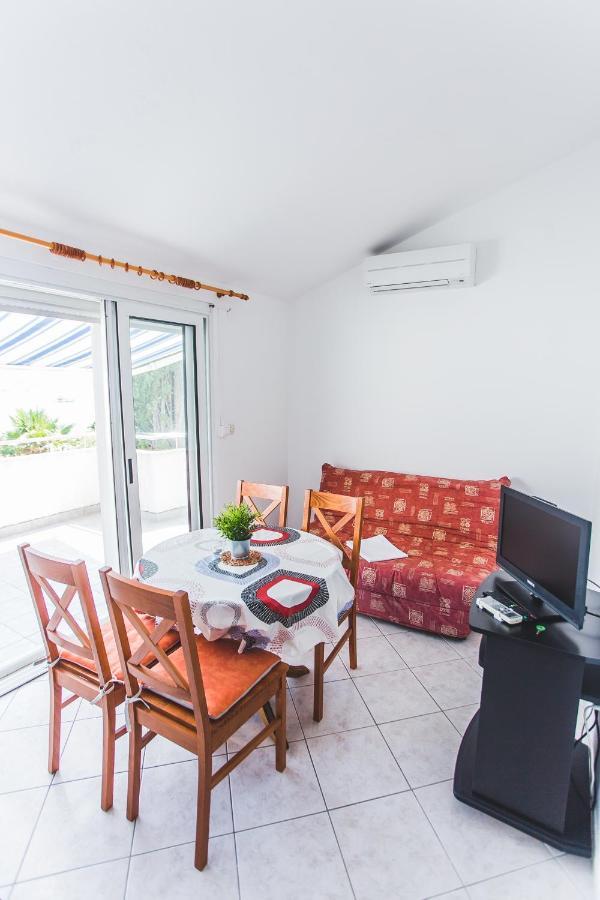 Apartmani Males Рогозниця Екстер'єр фото