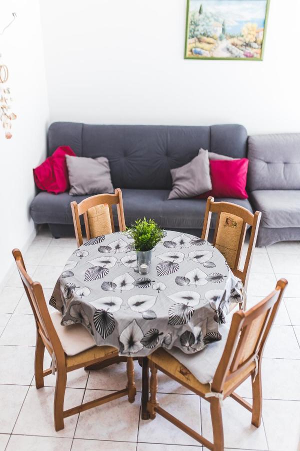 Apartmani Males Рогозниця Екстер'єр фото